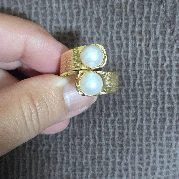 Shivam Freshwater Pearl Bypass Ring💍 - NWT - Picture 2 of 16
